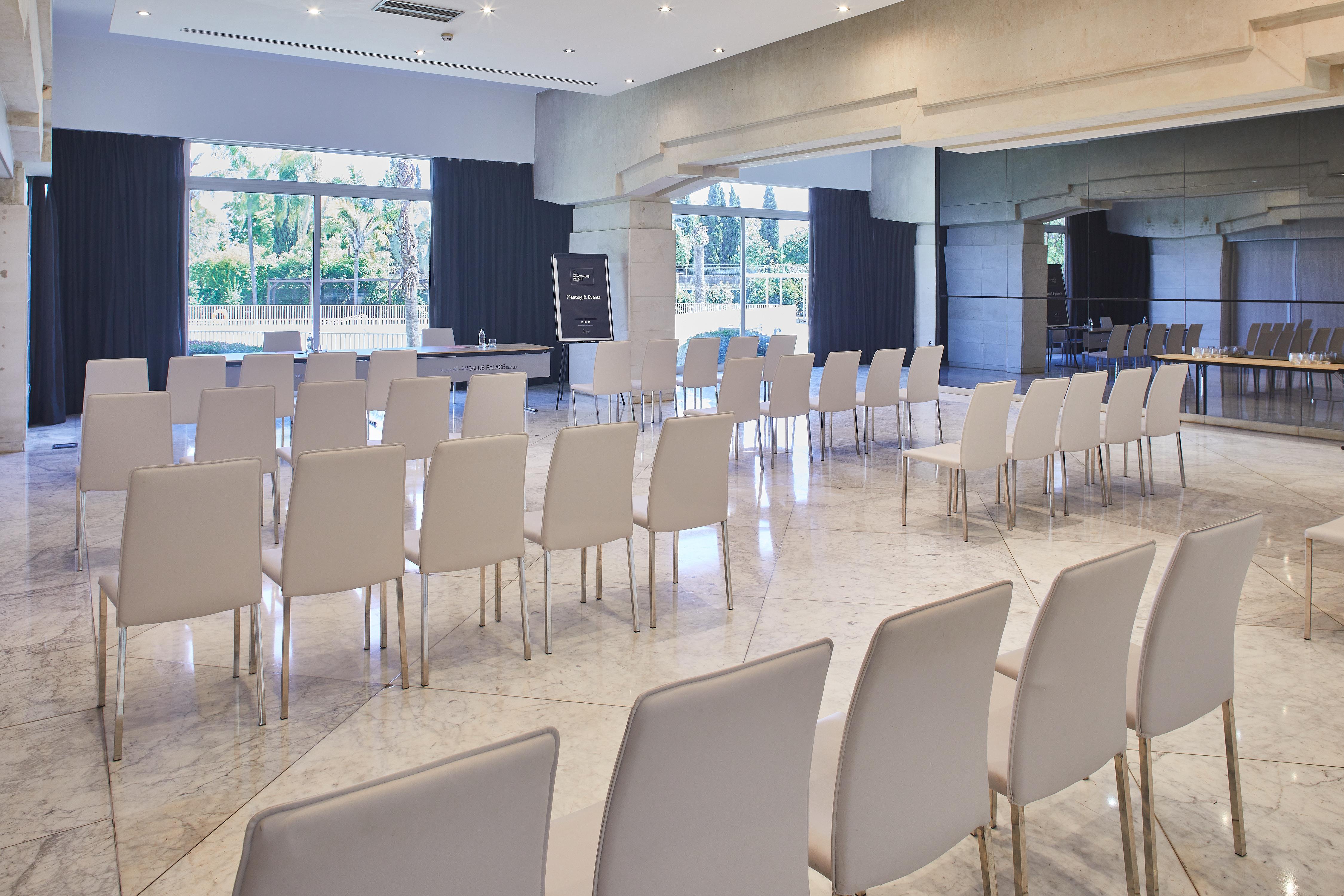 Silken Al-Andalus Palace Sevilla Exterior foto The conference hall of the hotel