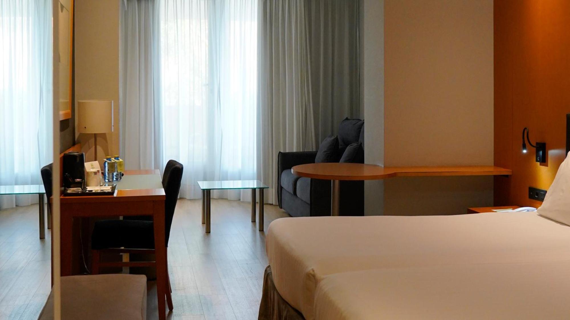 Silken Al-Andalus Palace Sevilla Exterior foto Room at the hotel