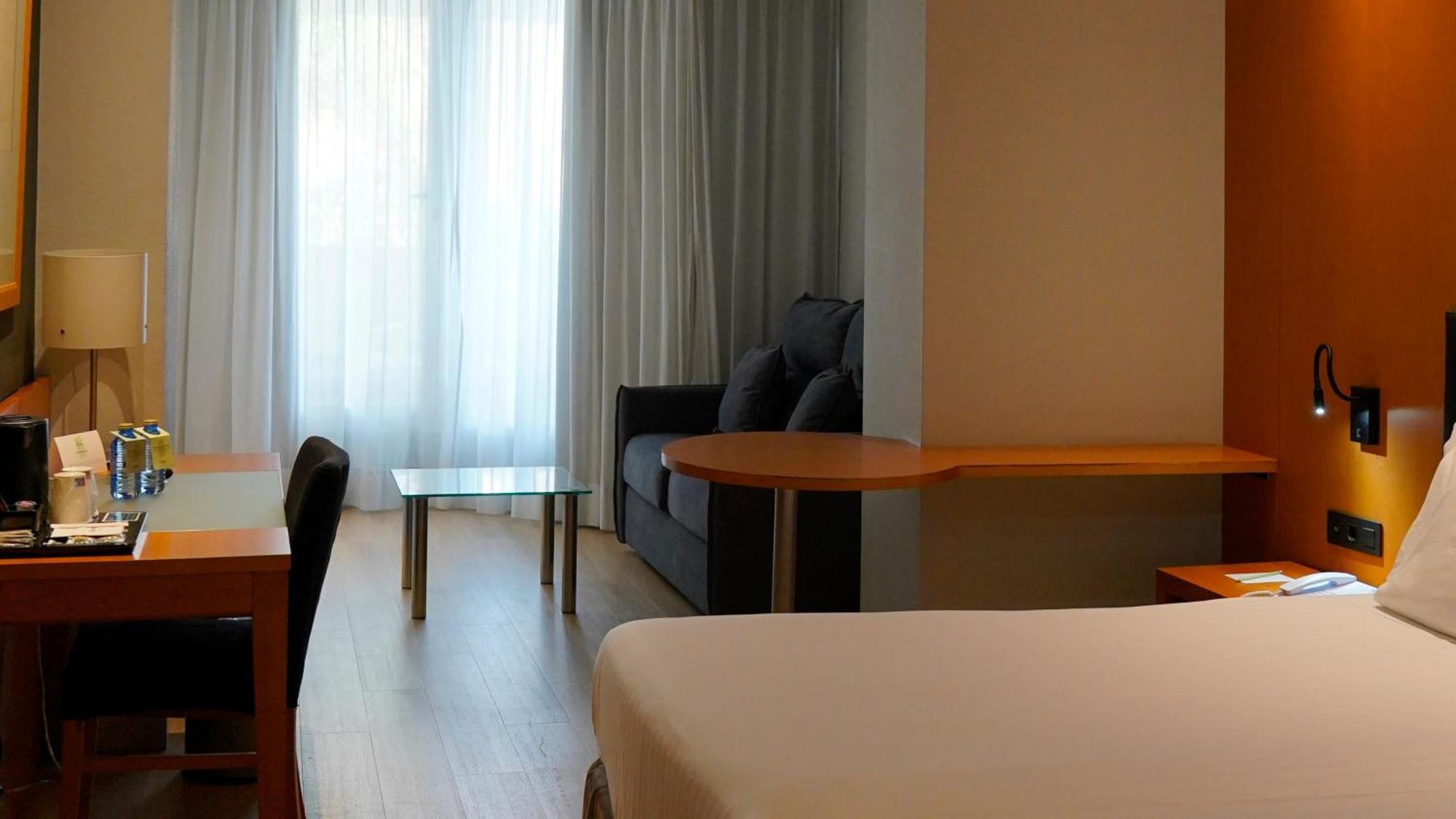 Silken Al-Andalus Palace Sevilla Exterior foto Room at the hotel